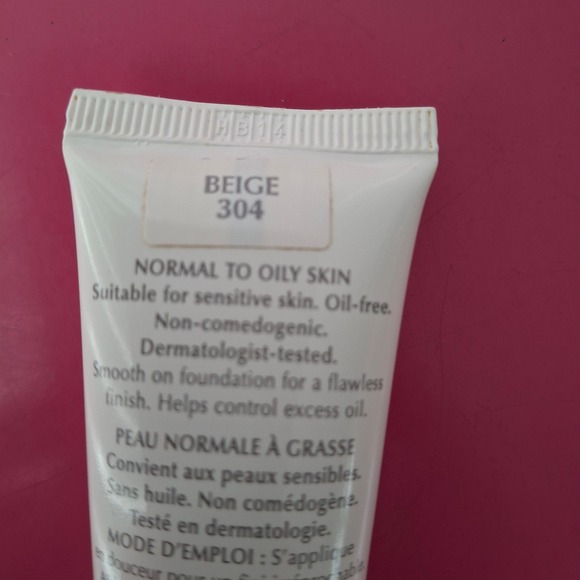 Mary Kay Medium Coverage Foundation Beige 304 Normal to Oily Skin 1 Fl Oz - Picture 3 of 4